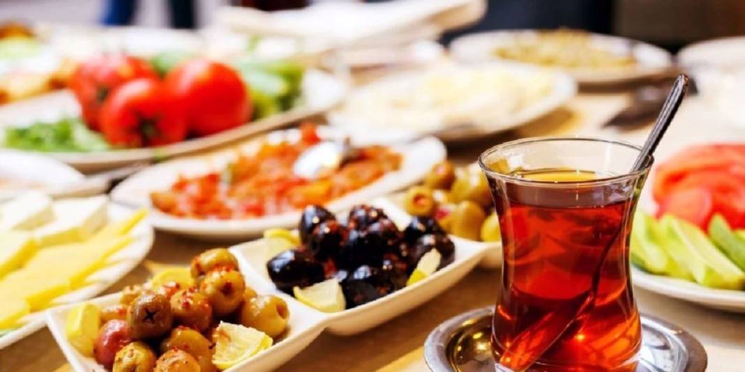 Ömrü 20 yıl uzatıyor! Kahvaltıyı bu saatte yapanlar yaşadı, uzun yaşamın sırrı buymuş 1